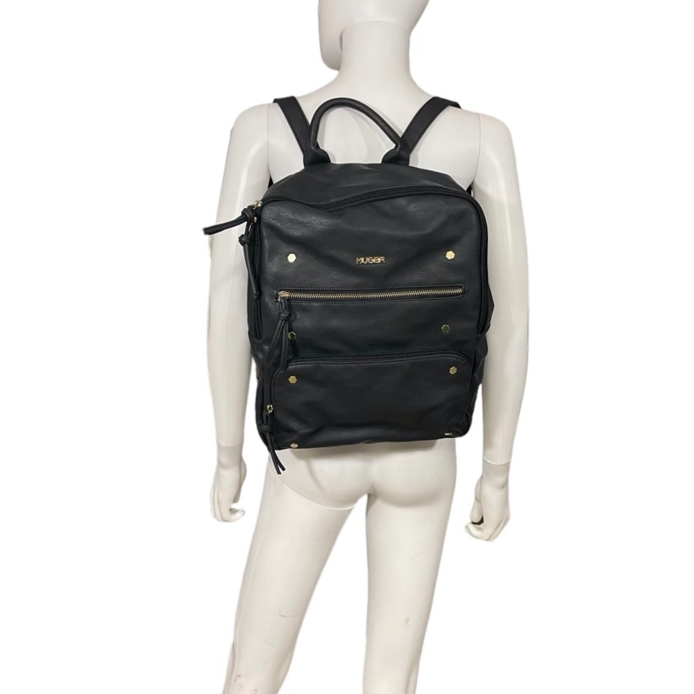 Huser Black Back Pack